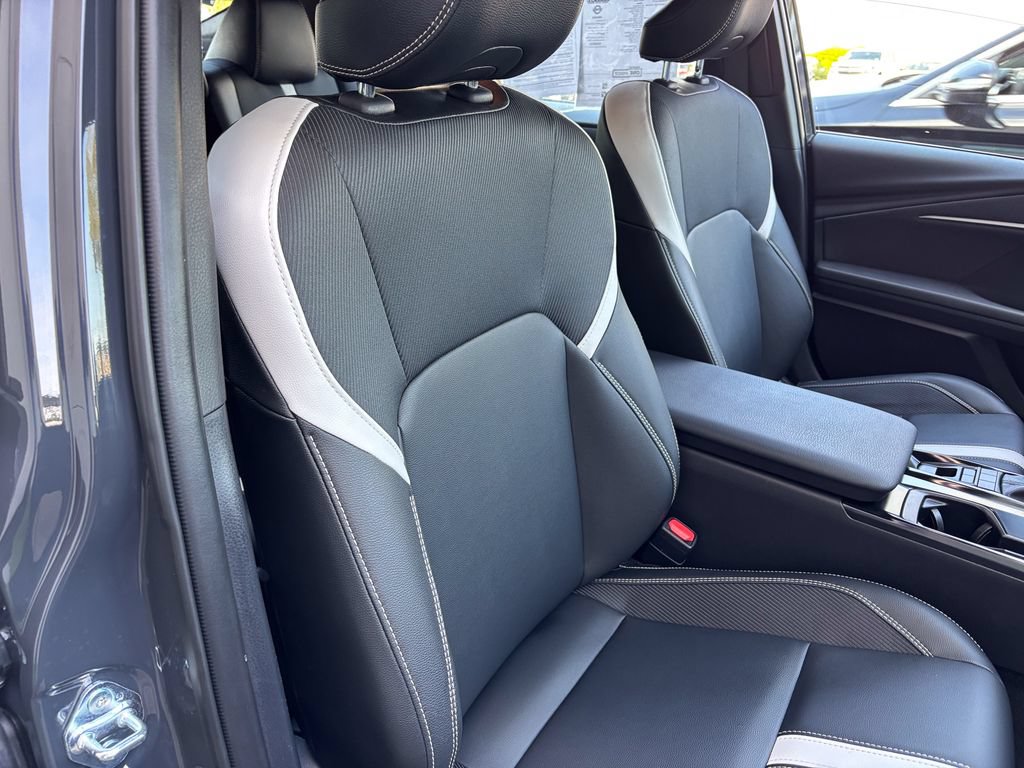 Used 2025 Toyota Camry SE FWD image 33
