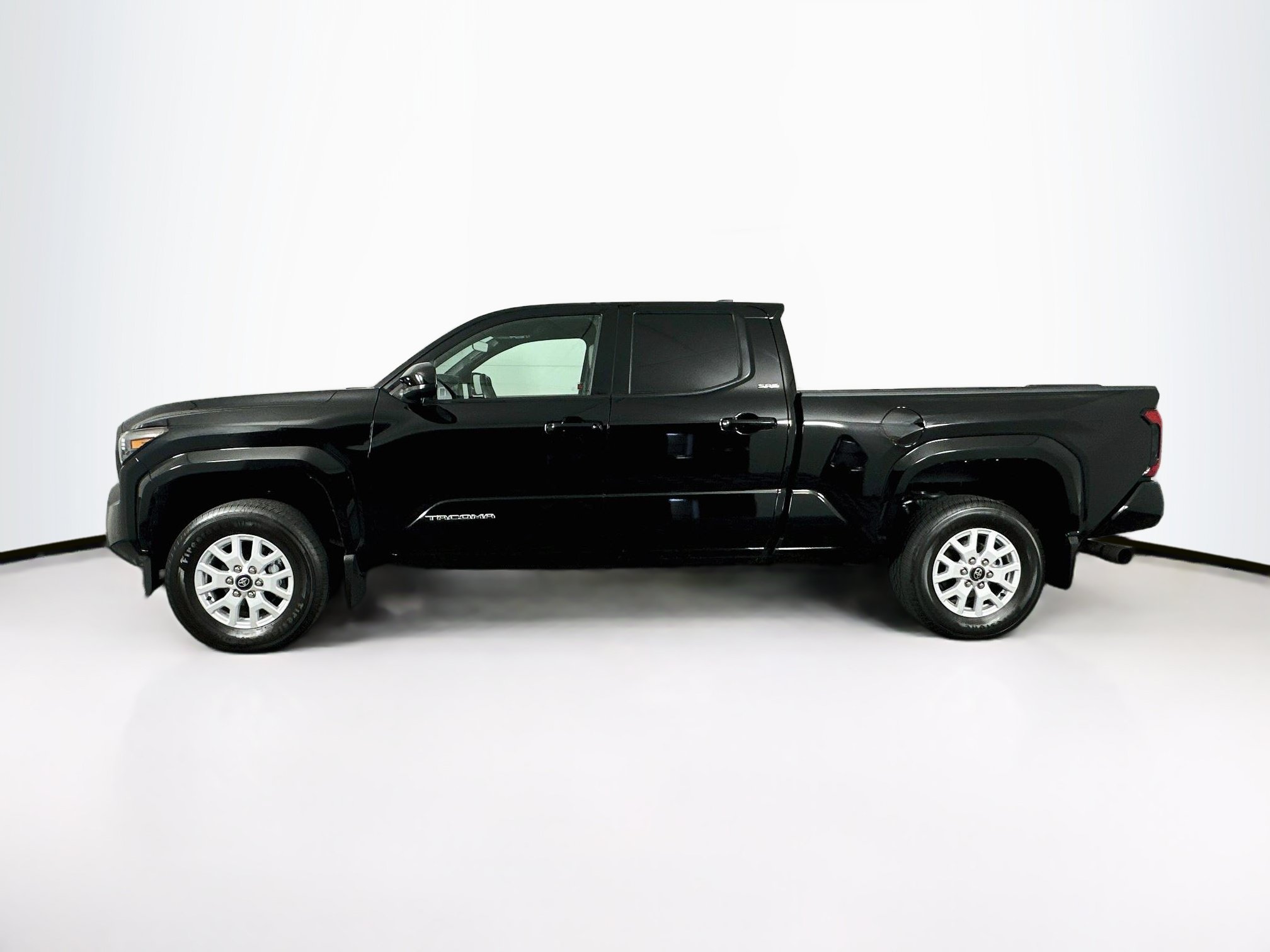 Used 2026 Toyota Tacoma SR5 AWD/4WD image 4
