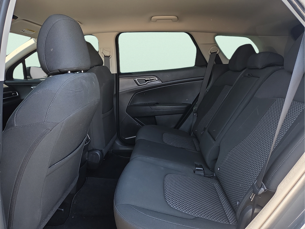 Used 2024 Kia Sportage LX FWD image 11