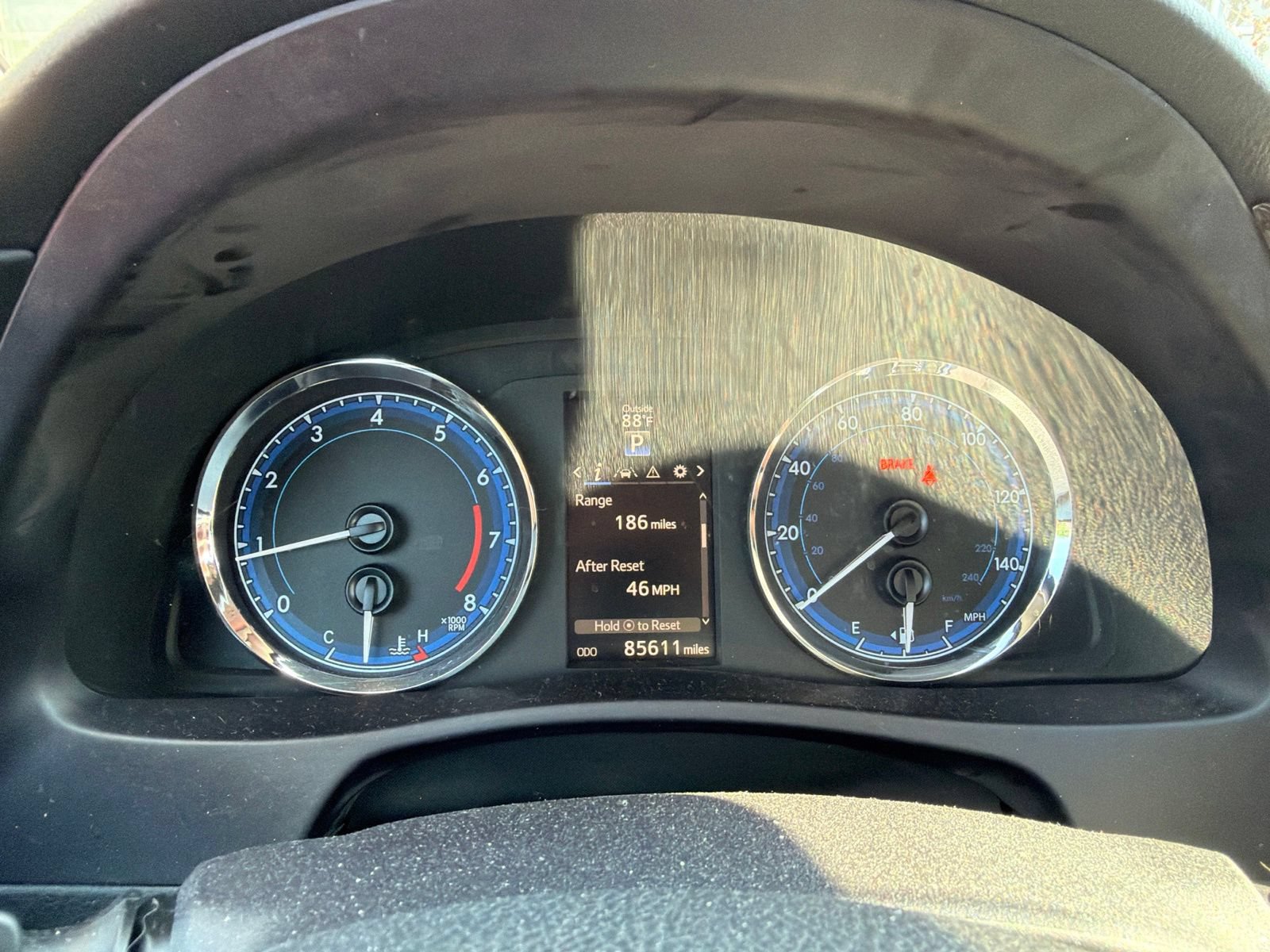 Used 2018 Toyota Corolla SE FWD image 3