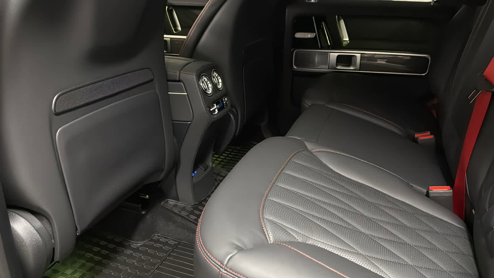 New 2026 Mercedes-Benz G 63 AMG 4MATIC image 32