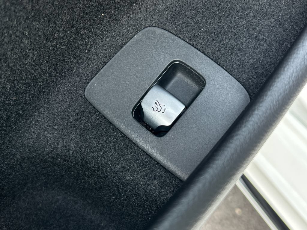New 2026 Mercedes-Benz E 350 4MATIC Sedan image 13