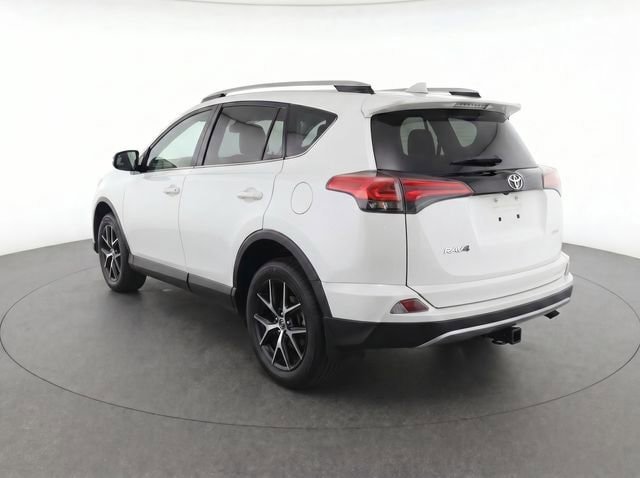 Used 2016 Toyota RAV4 SE FWD image 5