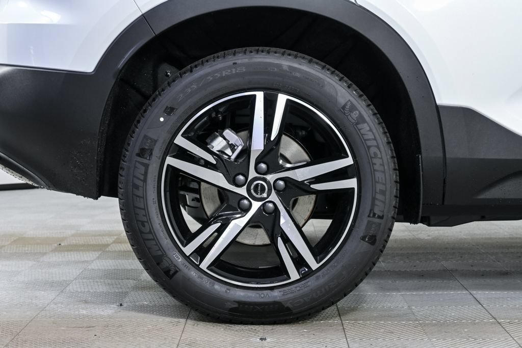 New 2026 Volvo XC40 B5 Core AWD/4WD image 37