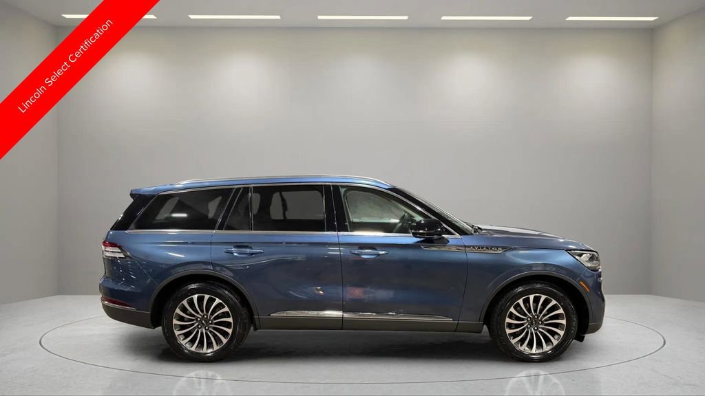 Certified 2020 Lincoln Aviator Reserve w/ Elements Package Plus AWD/4WD image 2