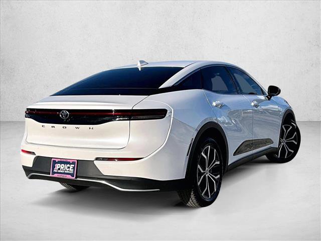 Used 2023 Toyota Crown XLE image 2