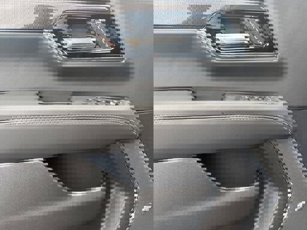 New 2026 GMC Yukon XL Elevation image 16