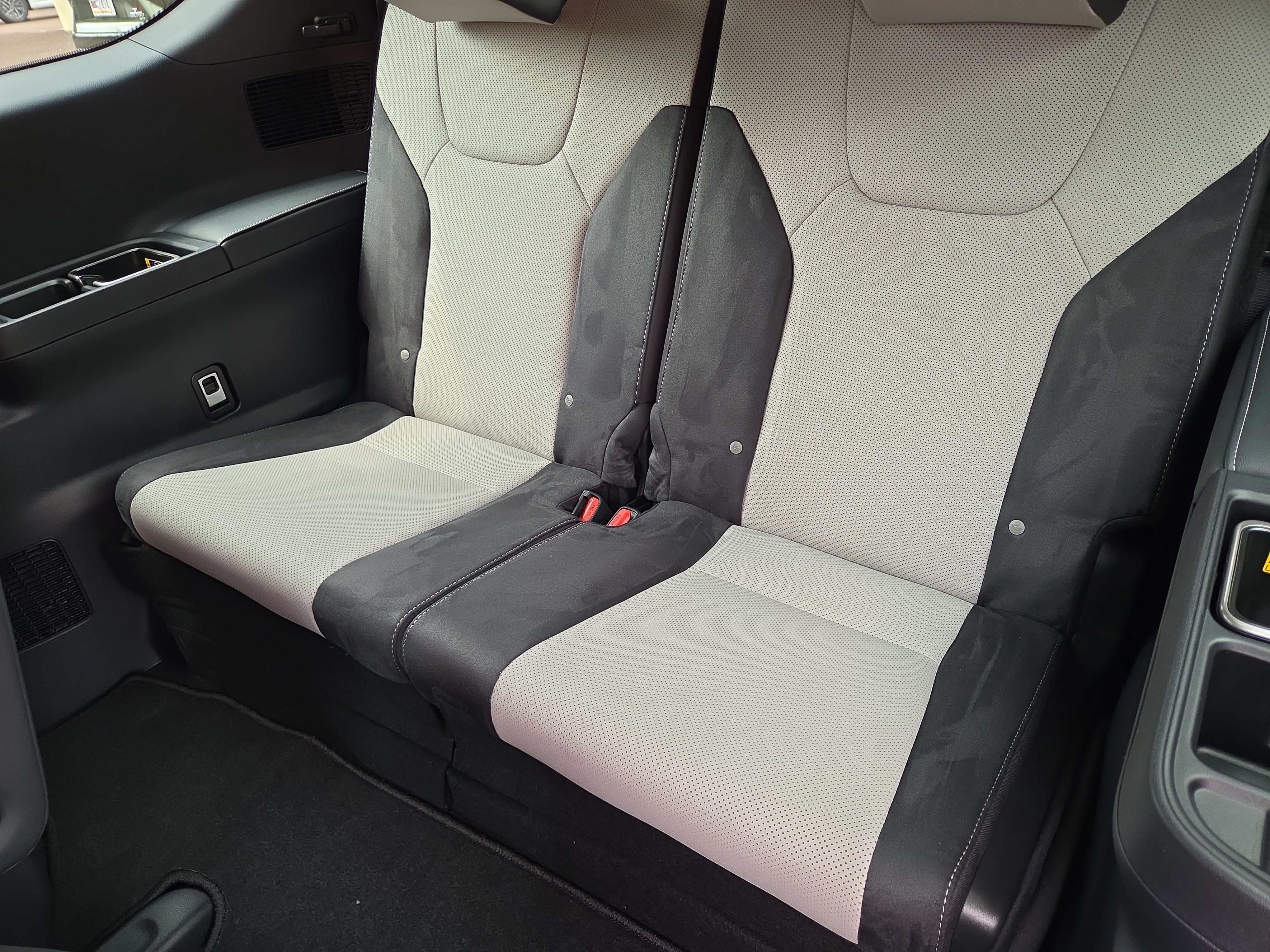 New 2026 Lexus TX 500h AWD image 9