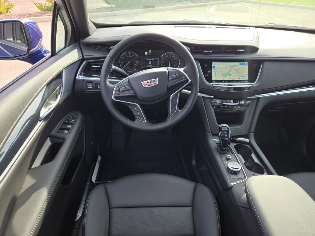 New 2025 Cadillac XT5 Premium Luxury w/ LPO, Floor Liner Package FWD image 21