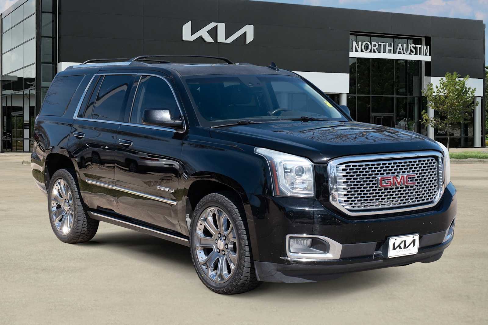 Used 2015 GMC Yukon Denali w/ Premium Package image 8