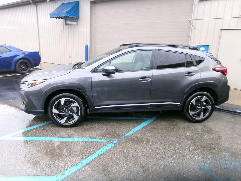 Used 2024 Subaru Crosstrek 2.5i Limited w/ Crosstrek Mirror Package AWD/4WD image 3