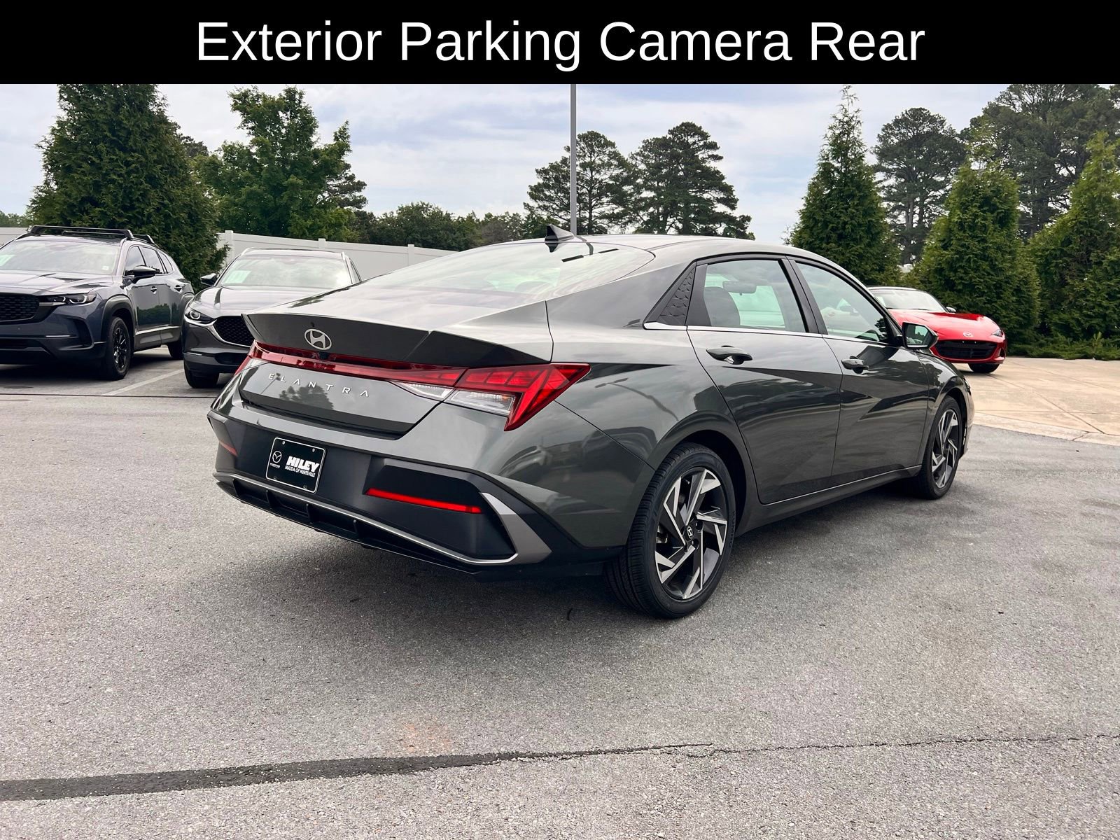 Used 2024 Hyundai Elantra SEL w/ Convenience Package FWD image 10