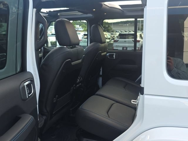 Used 2024 Jeep Wrangler High Altitude AWD/4WD image 30