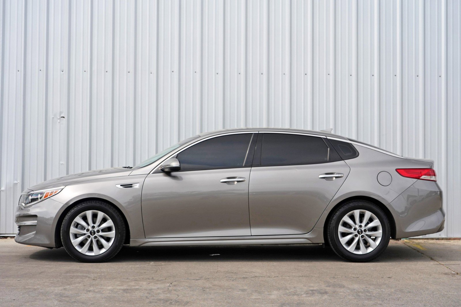 Used 2016 Kia Optima EX image 8
