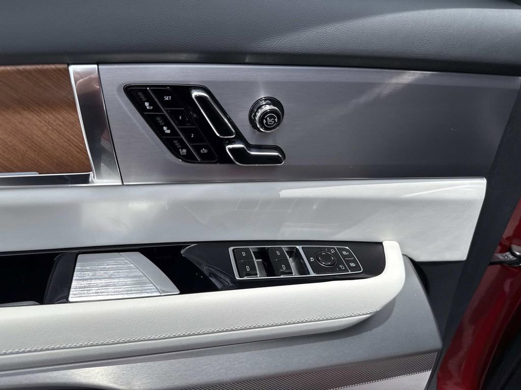 New 2026 Cadillac Vistiq Sport image 19