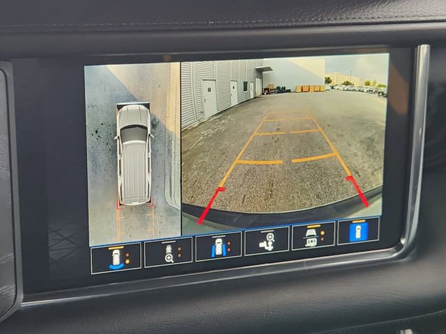 Used 2023 GMC Yukon XL Denali image 15