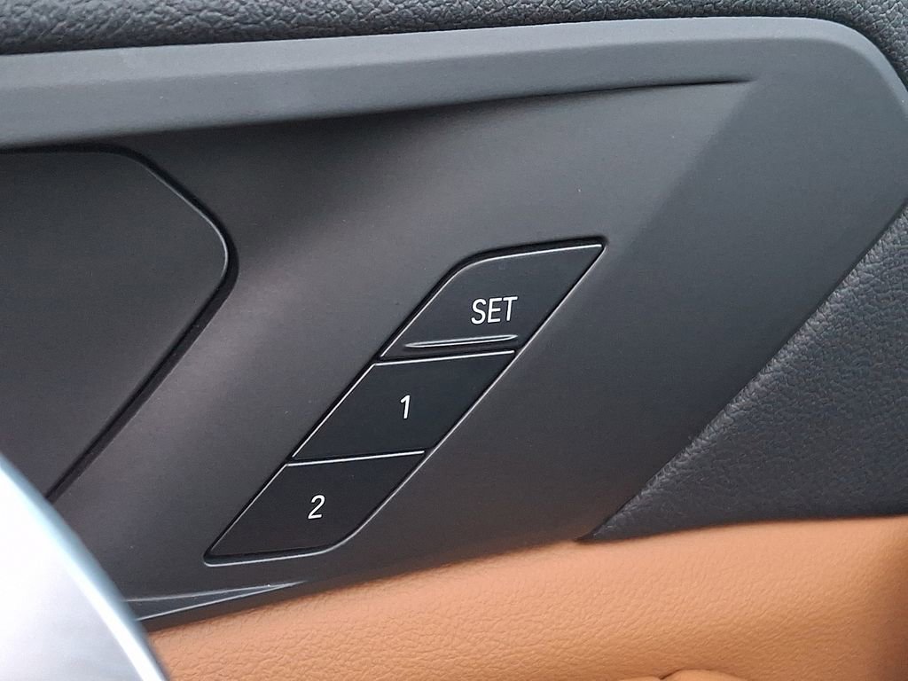 Used 2021 BMW X5 xDrive40i w/ Premium Package image 24