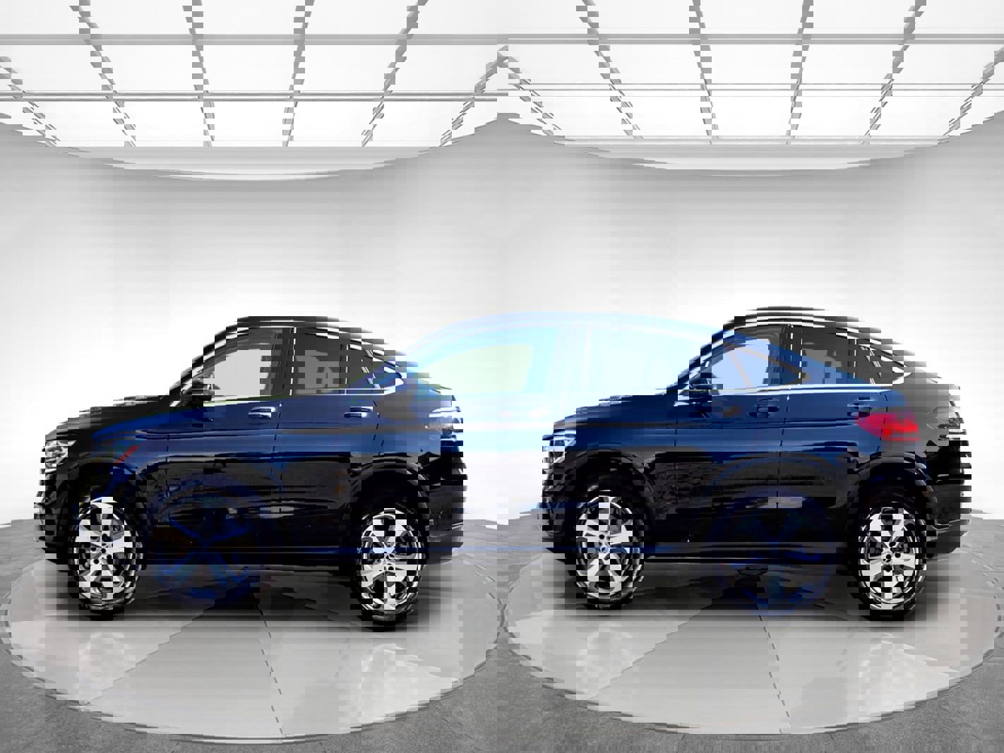 Used 2022 Mercedes-Benz GLC 300 4MATIC w/ Driver Assistance Package image 5