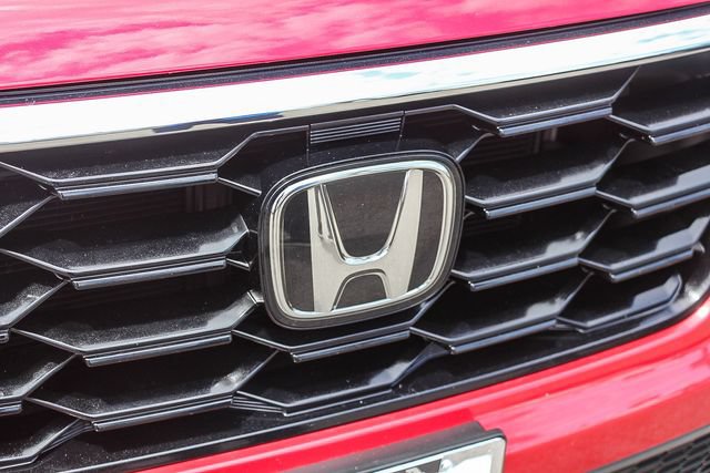 Used 2025 Honda Pilot Touring image 14
