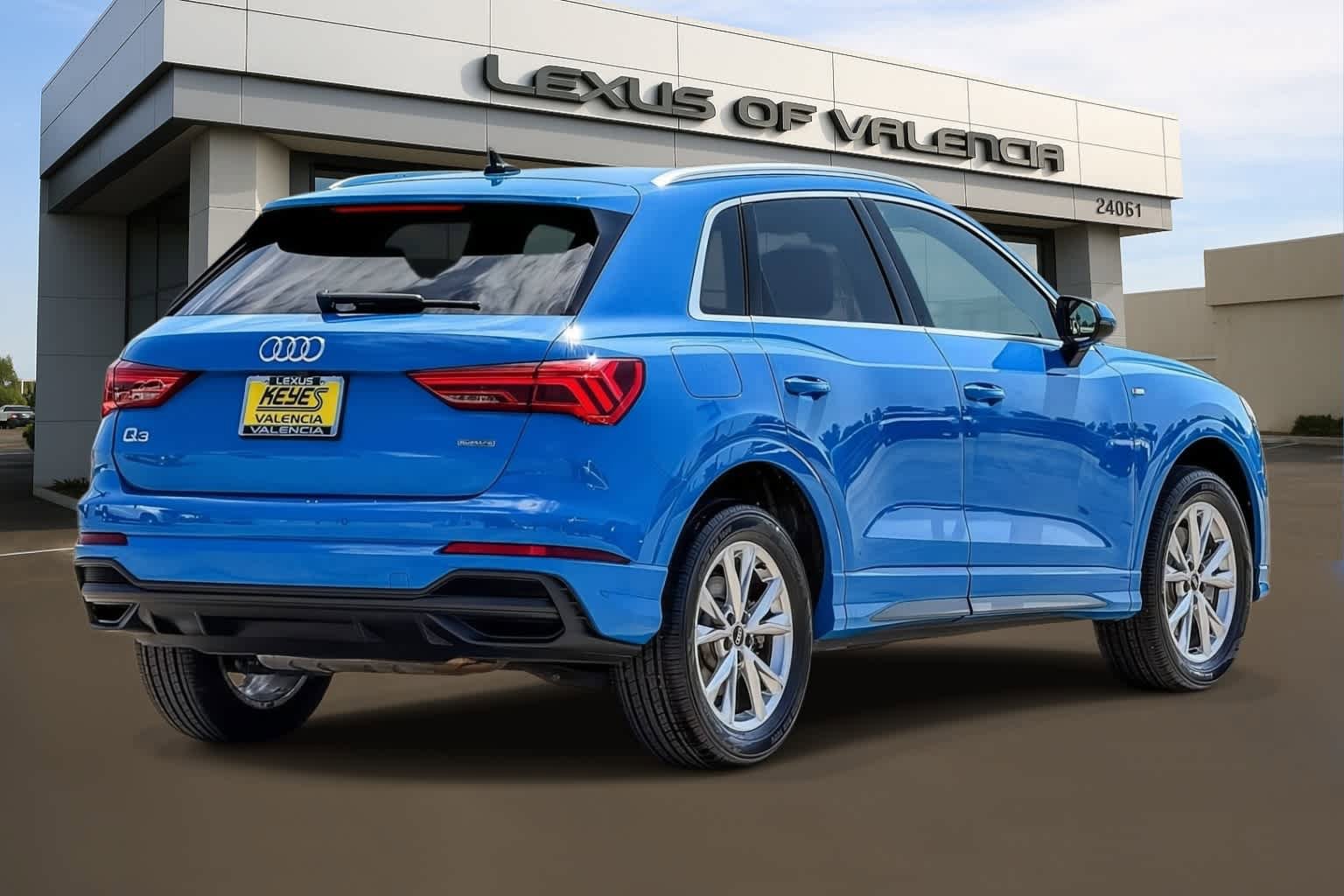 Used 2023 Audi Q3 2.0T Premium AWD/4WD image 4