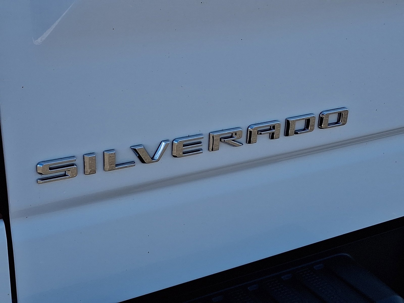 Used 2023 Chevrolet Silverado 1500 LT AWD/4WD image 30