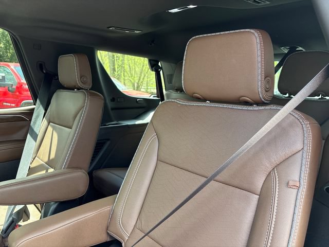 Used 2024 Chevrolet Tahoe High Country AWD/4WD image 32