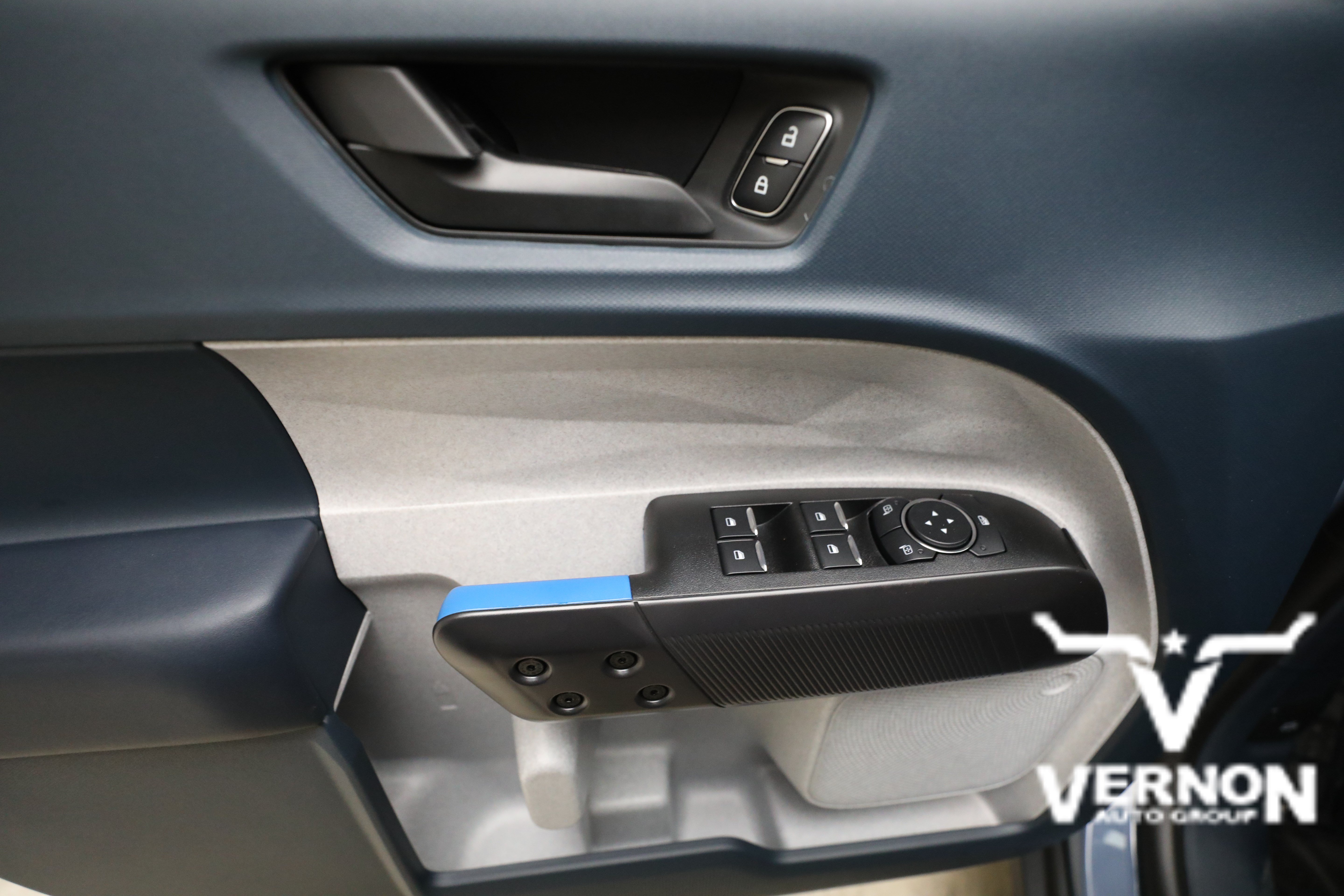 New 2026 Ford Maverick XLT w/ XLT Luxury Package FWD image 19