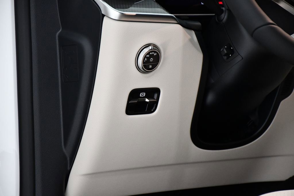 New 2026 Mercedes-Benz GLC 300 4MATIC image 13