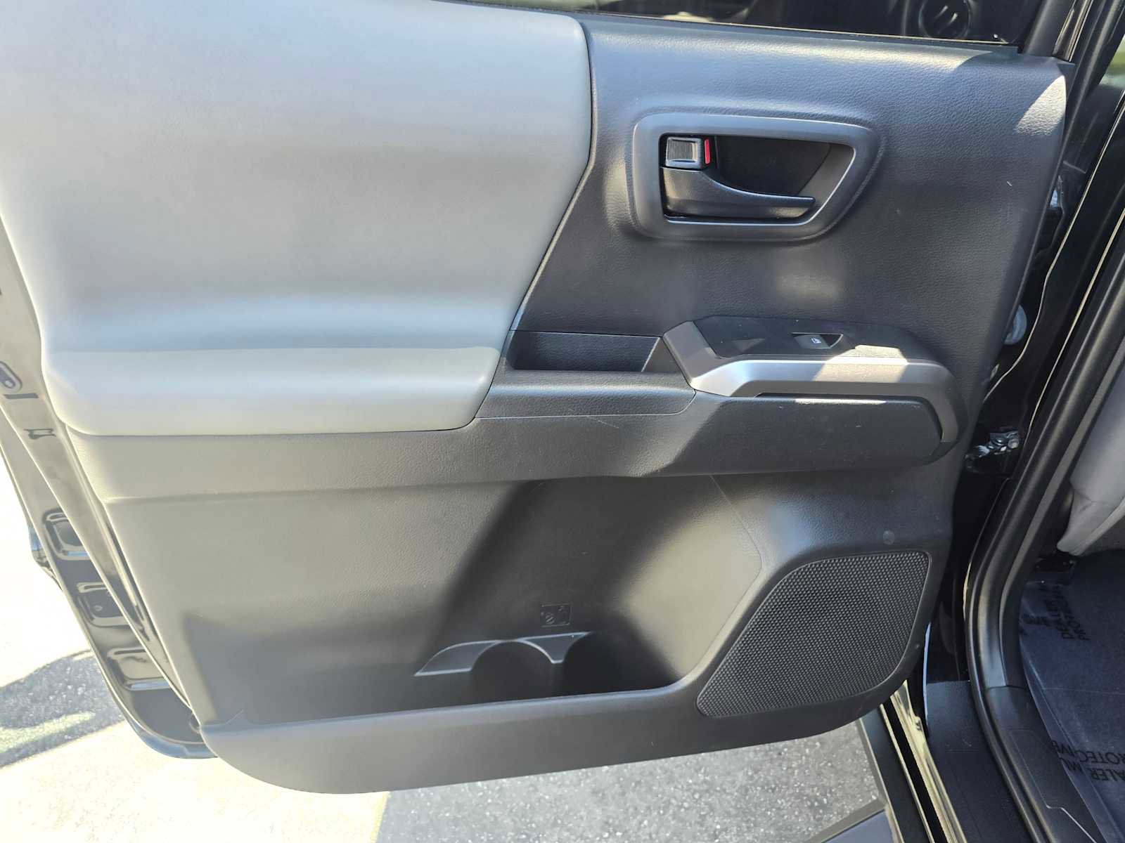 Used 2023 Toyota Tacoma SR5 AWD/4WD image 18