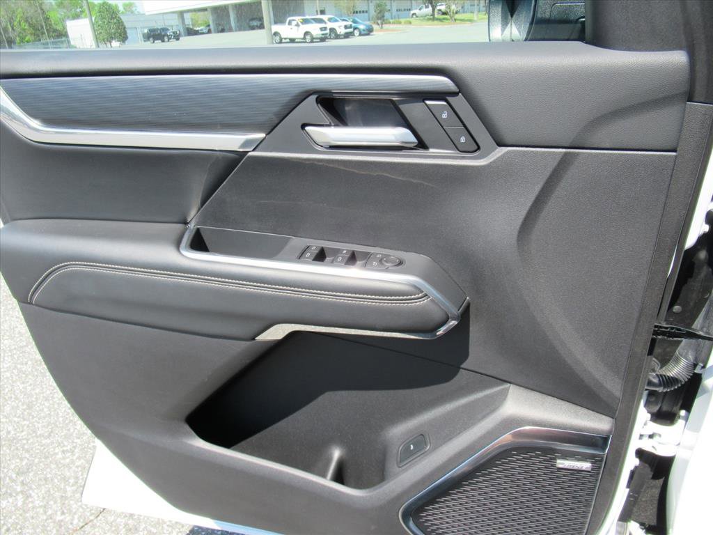 Used 2025 GMC Acadia Elevation image 21