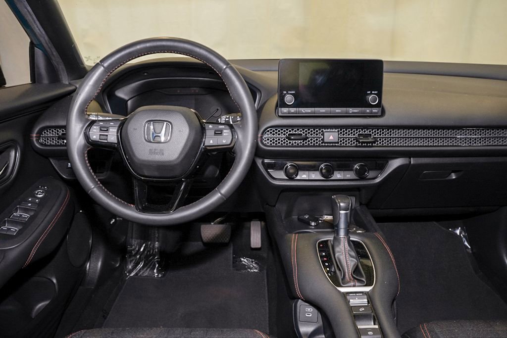 Used 2024 Honda HR-V Sport image 6