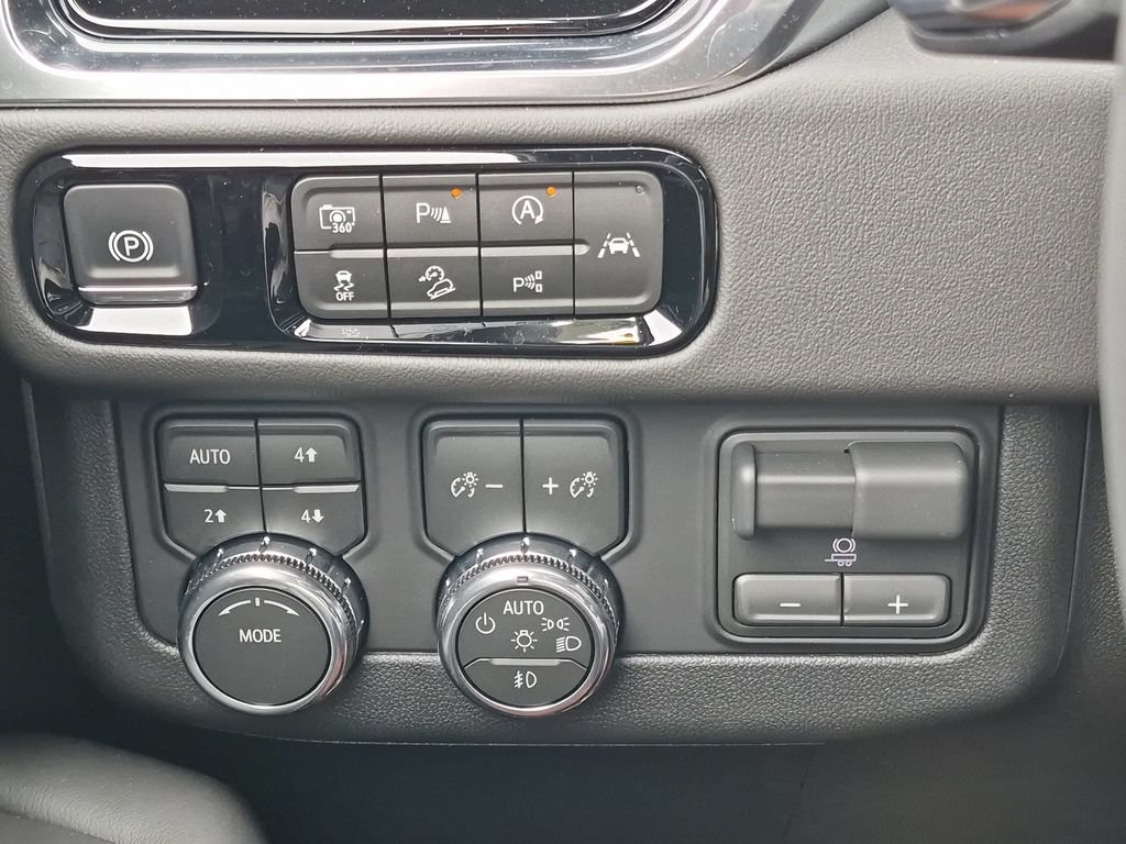 New 2026 GMC Yukon Elevation w/ Elevation Premium Package AWD/4WD image 29