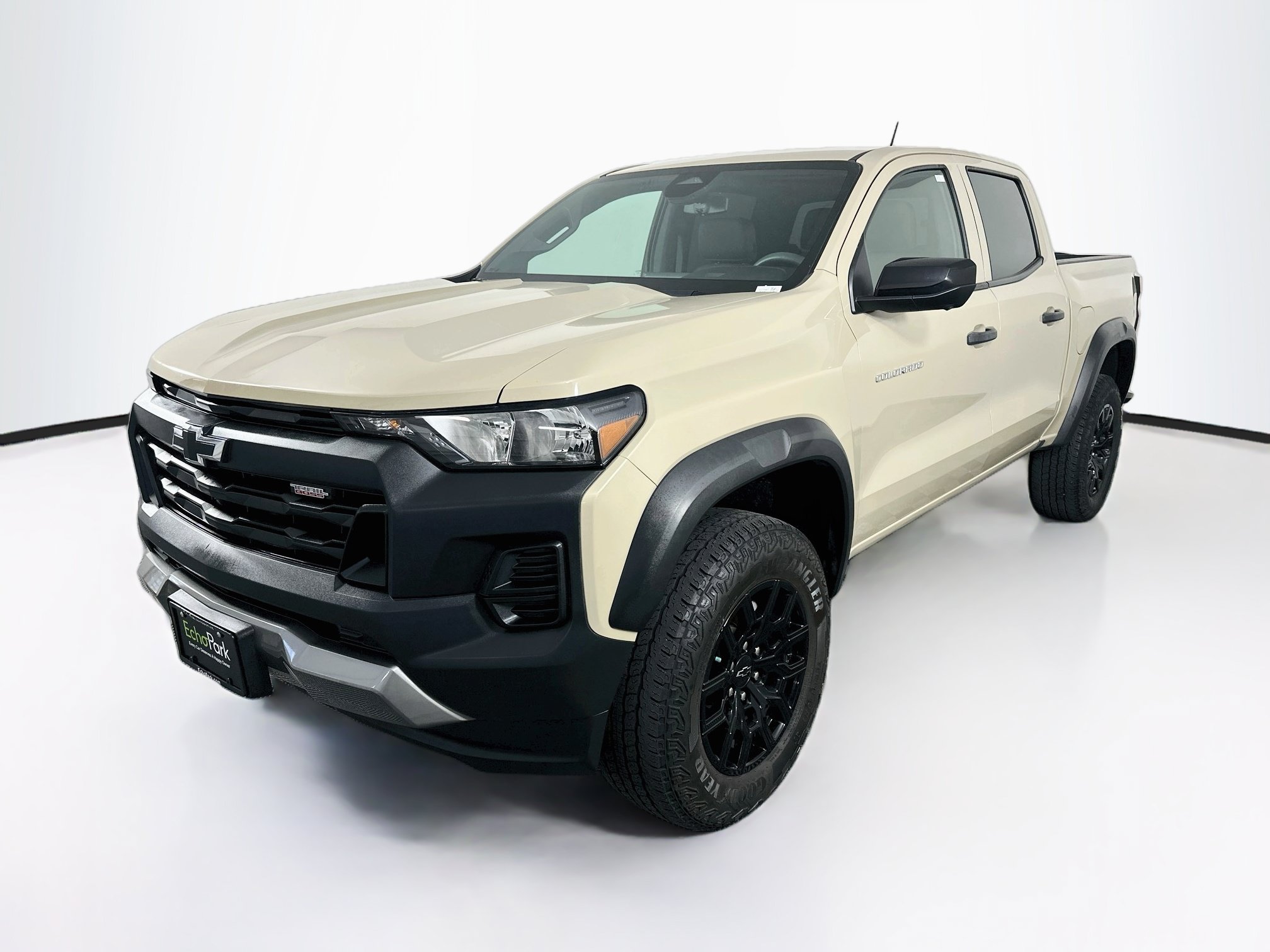 Used 2024 Chevrolet Colorado Trail Boss w/ Technology Package AWD/4WD image 3