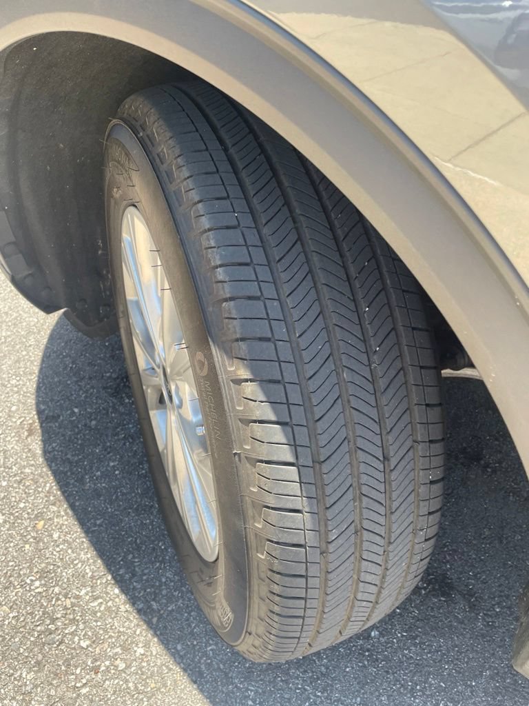 Used 2025 Ford Escape Active w/ Tech Pack #1 FWD image 4
