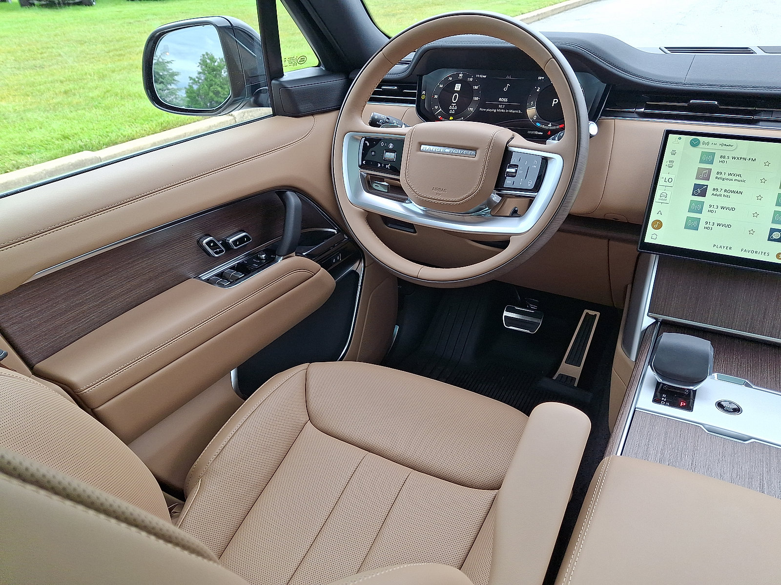 New 2026 Land Rover Range Rover Long Wheelbase SE AWD/4WD image 12