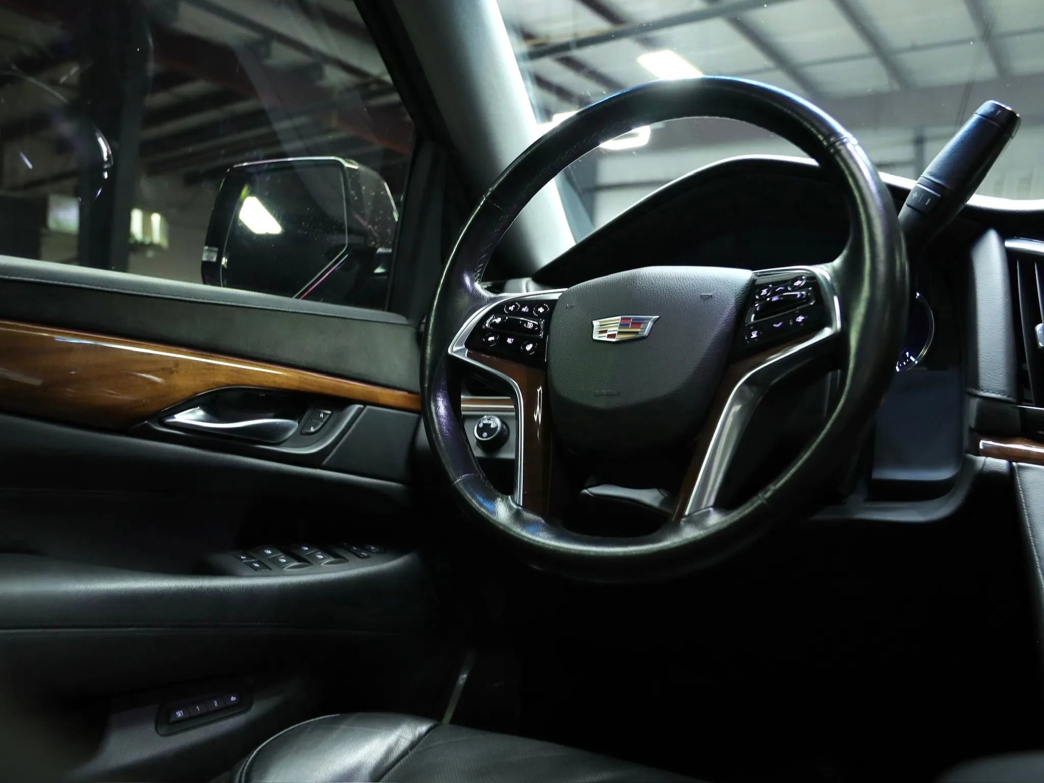 Used 2017 Cadillac Escalade Luxury image 42