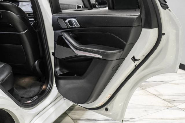 Used 2020 BMW X5 M50i AWD/4WD image 43