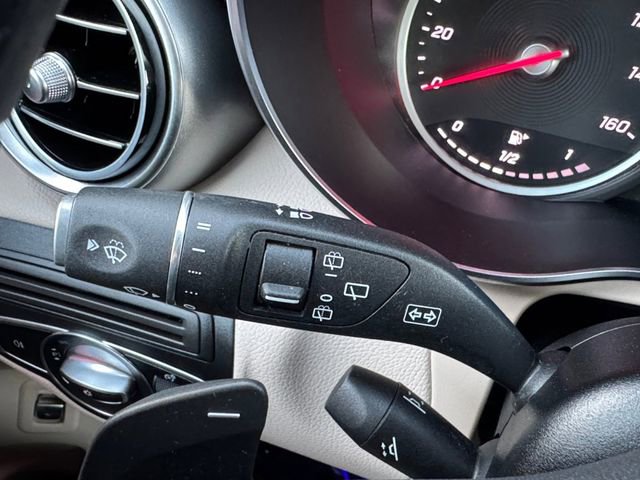 Used 2021 Mercedes-Benz GLC 300 image 12