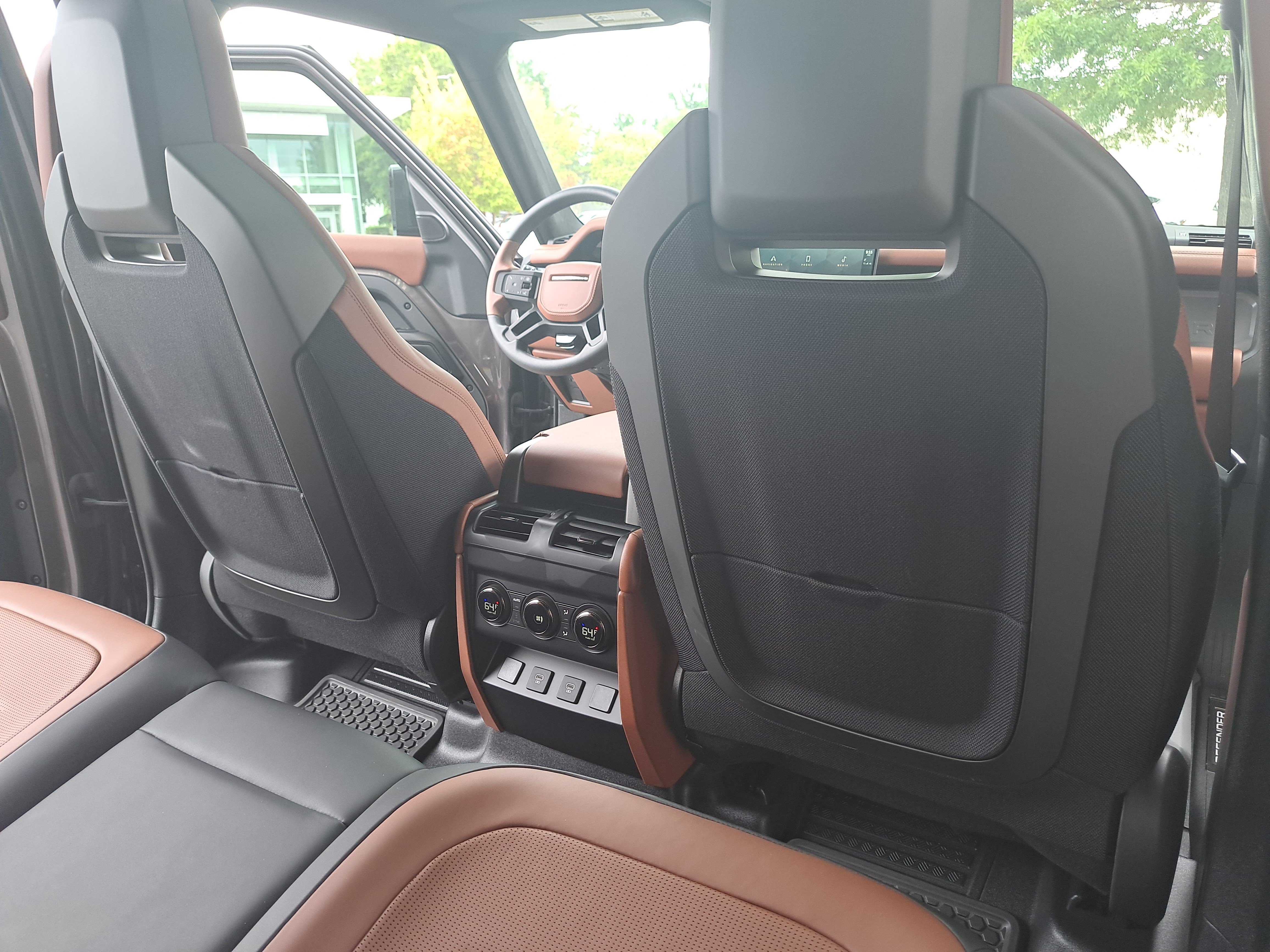 Used 2025 Land Rover Defender 110 AWD/4WD image 11