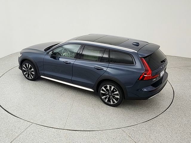 New 2026 Volvo V60 B5 Cross Country Ultra w/ Climate Package image 36