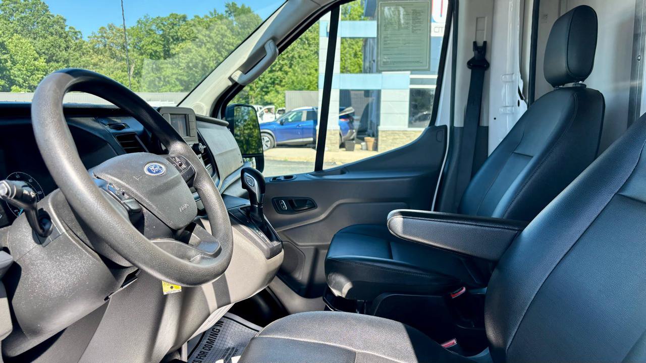 Used 2022 Ford Transit 350 DRW RWD image 14