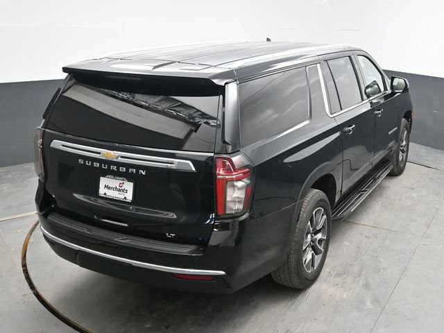 Used 2021 Chevrolet Suburban LT w/ Luxury Package image 36