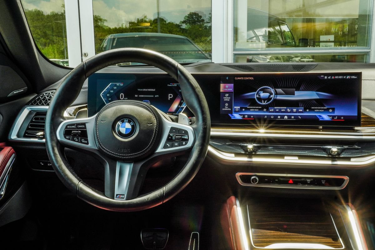 Used 2025 BMW X6 xDrive40i w/ Executive Package AWD/4WD image 17