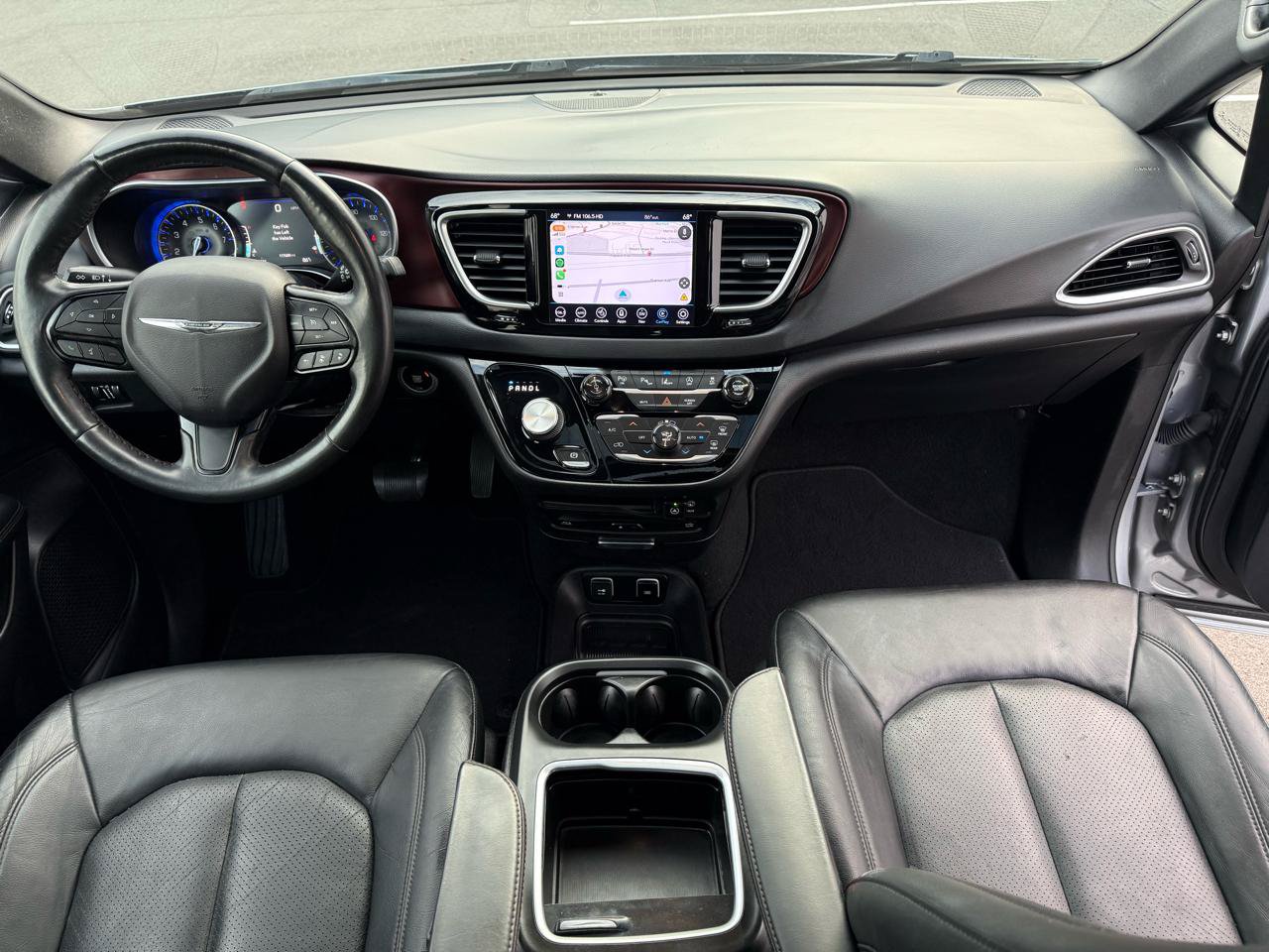 Used 2019 Chrysler Pacifica Touring-L FWD image 44
