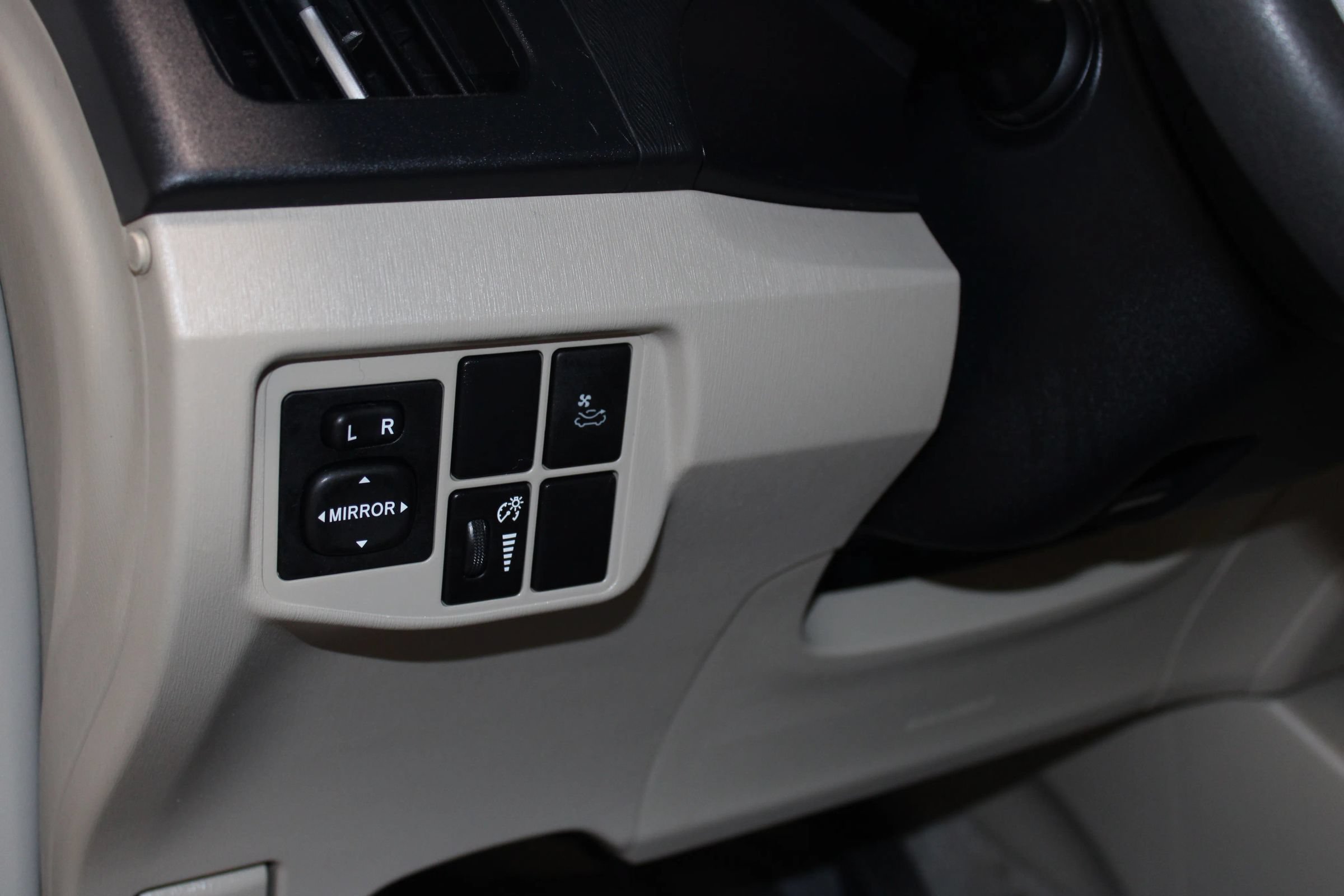 Used 2011 Toyota Prius Three w/ Solar Roof Pkg FWD image 20