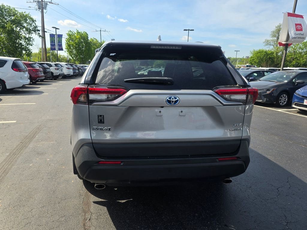 Used 2021 Toyota RAV4 XLE Premium AWD/4WD image 6