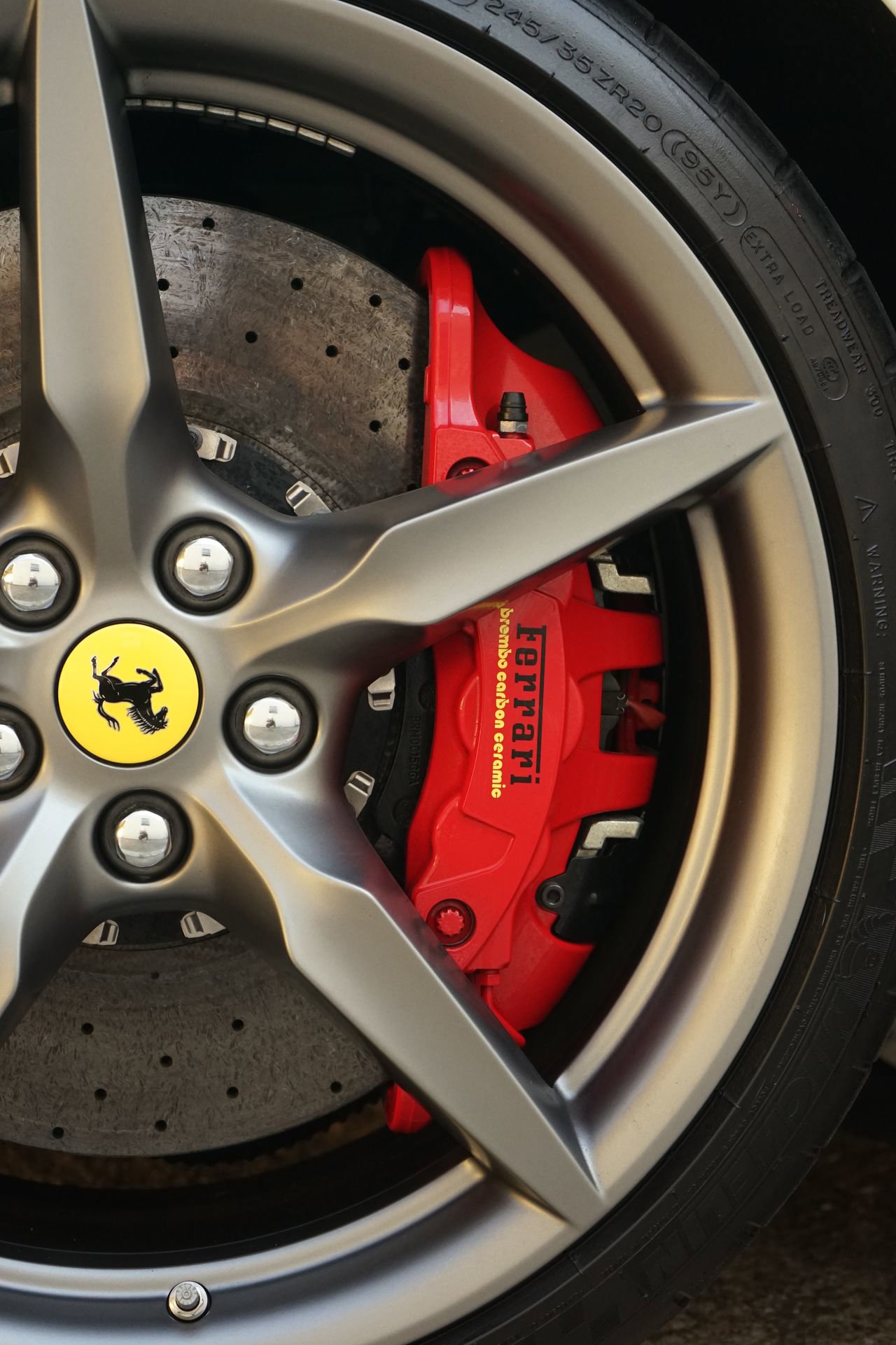 Used 2022 Ferrari F8 Tributo image 31