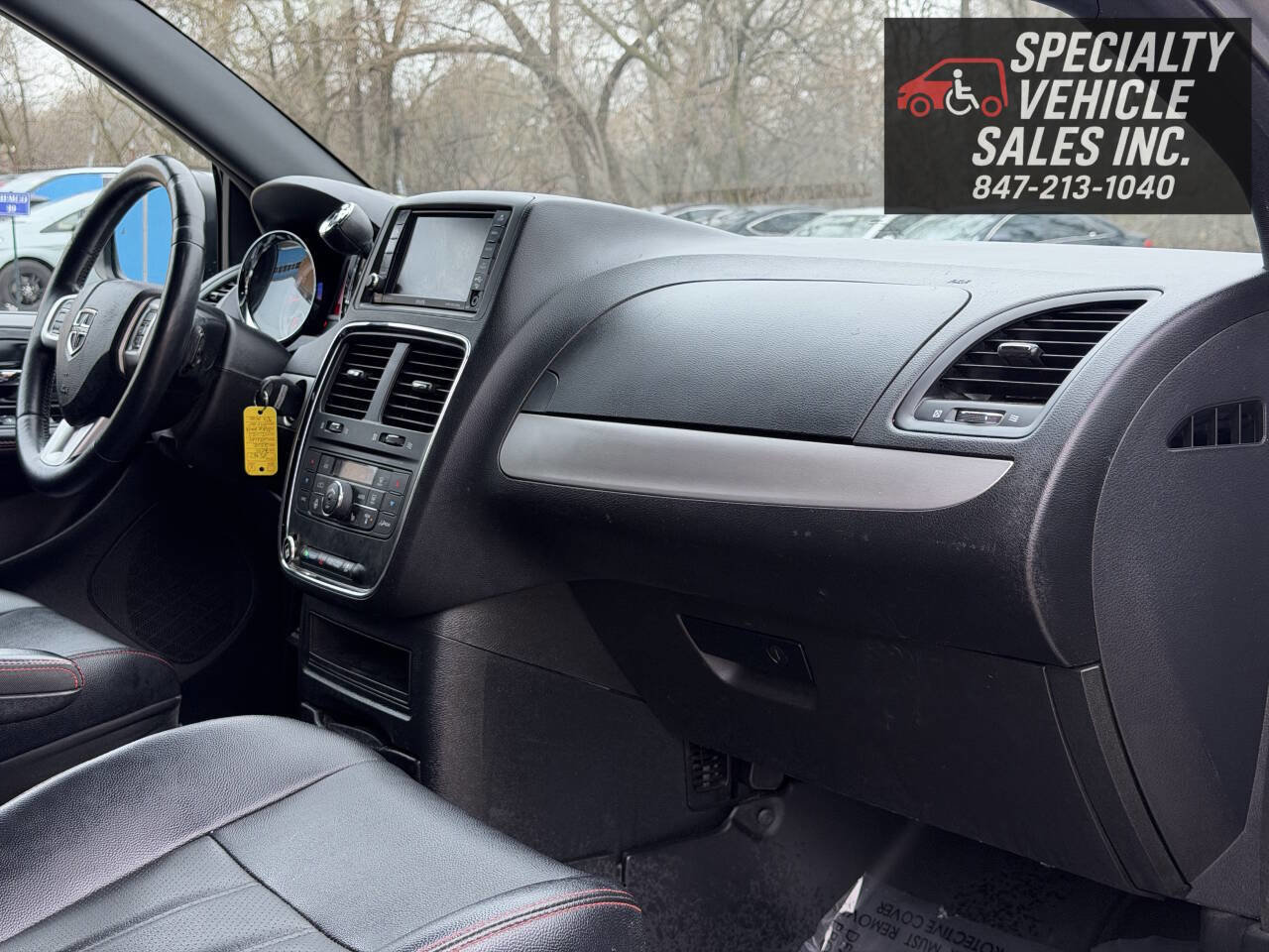 Used 2014 Dodge Grand Caravan R/T image 39