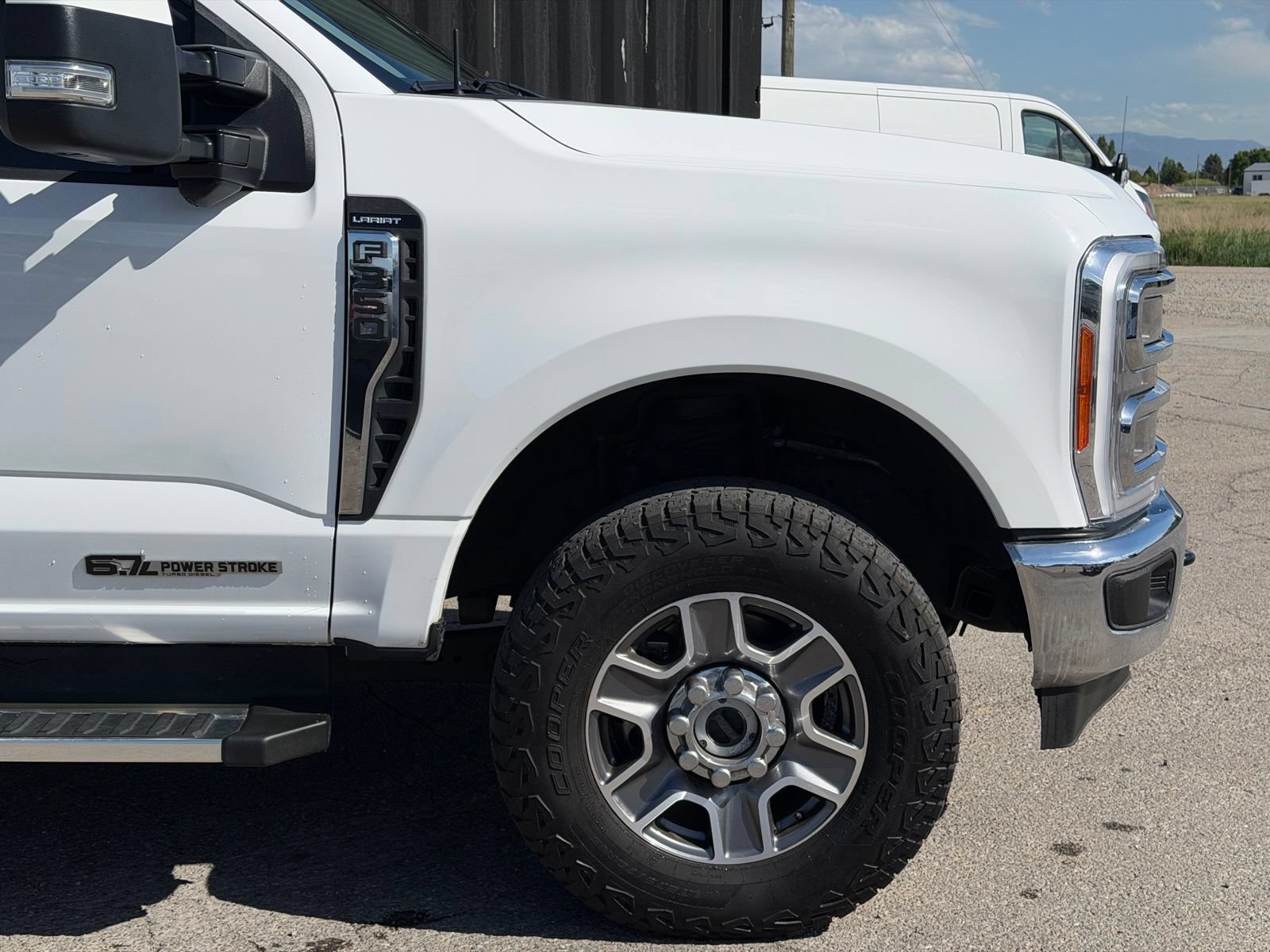 Used 2023 Ford F350 Lariat AWD/4WD image 4