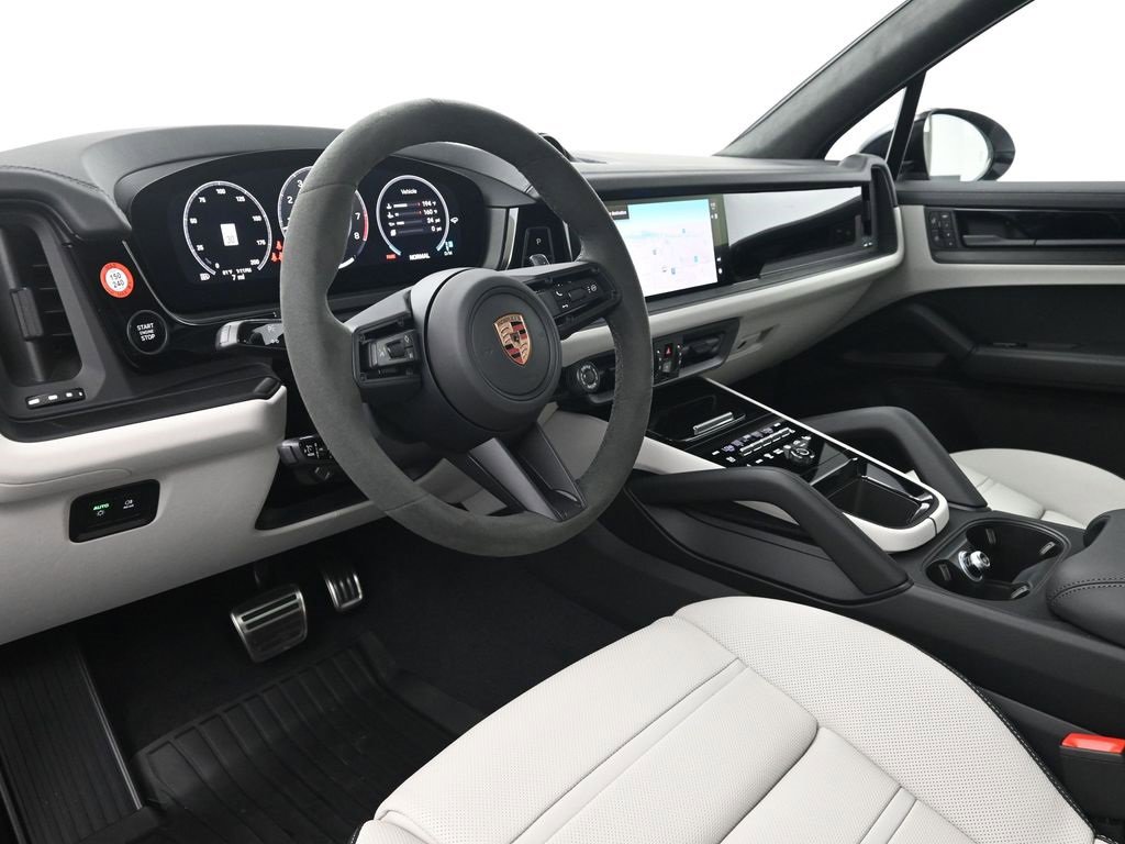 New 2026 Porsche Cayenne GTS image 4